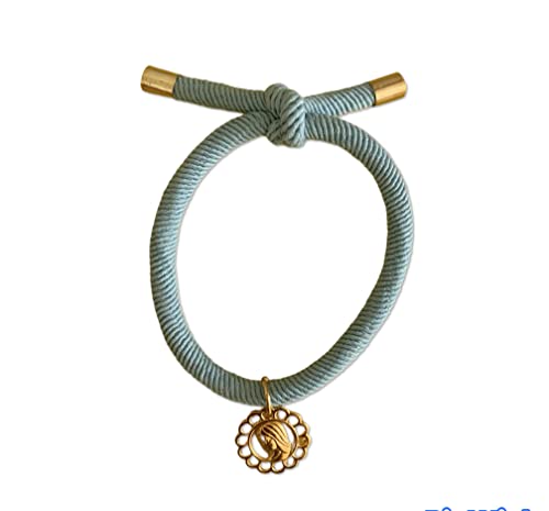Pulseras de Escapulario: Significado, Historia y Diseños Únicos para Mujeres y Hombres Pulsera Niña Escapulario Dorado con Correa Elastica de naylon color azul Ideal regalo Confirmación, Cumpleaños, Primera Comunión